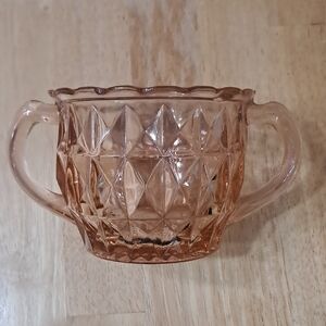Jeannette WindsorDiamond pink depression glass double-handled sugar bowl